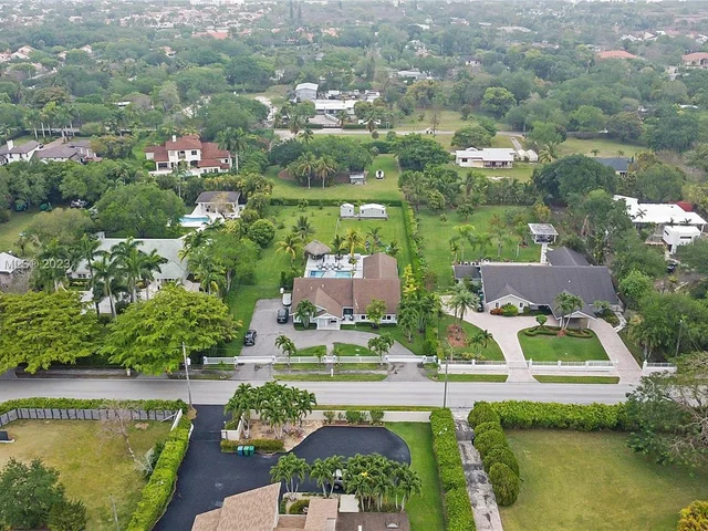 11005 SW 95th St, Miami FL 33176