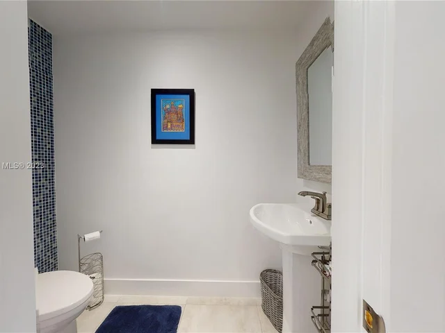 11005 SW 95th St, Miami FL 33176