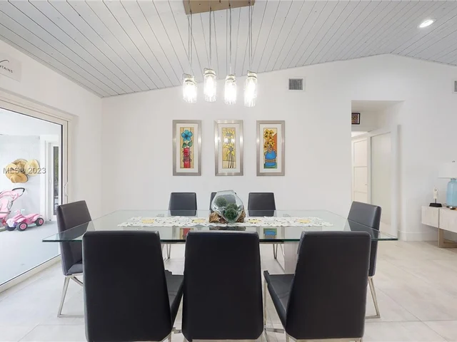 11005 SW 95th St, Miami FL 33176