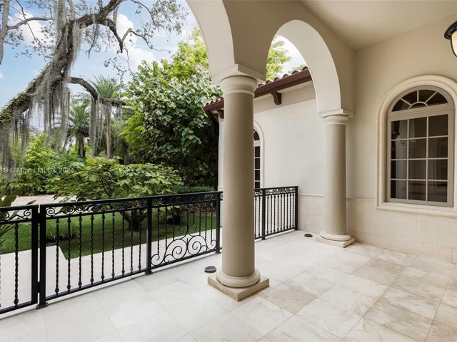 8860 SW 112th St, Miami FL 33176