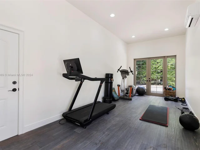 8860 SW 112th St, Miami FL 33176