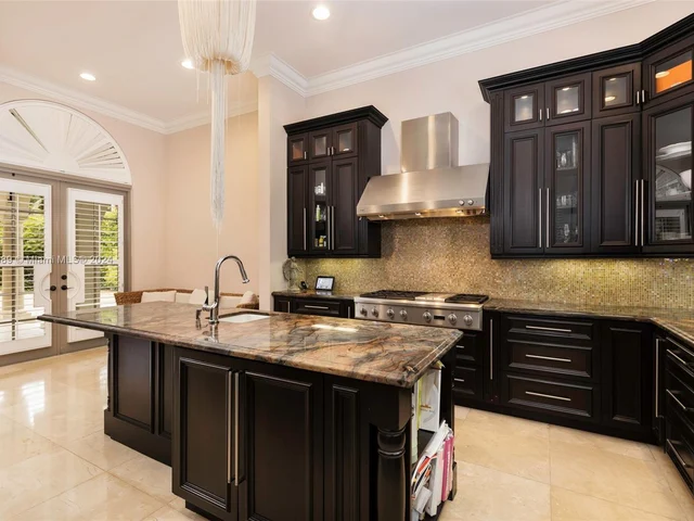 8860 SW 112th St, Miami FL 33176