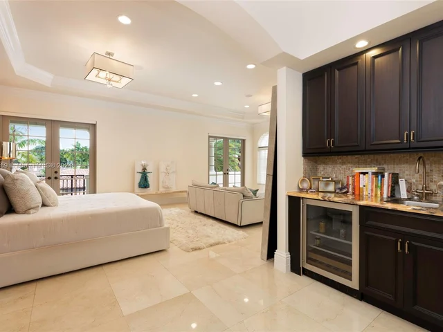 8860 SW 112th St, Miami FL 33176