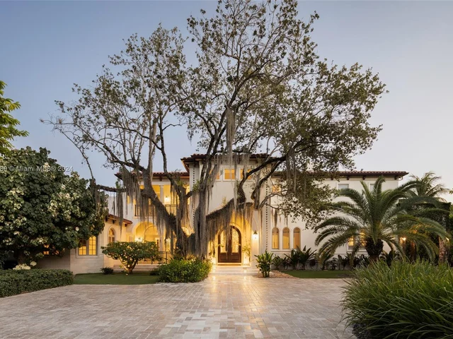 8860 SW 112th St, Miami FL 33176