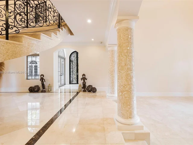 8860 SW 112th St, Miami FL 33176