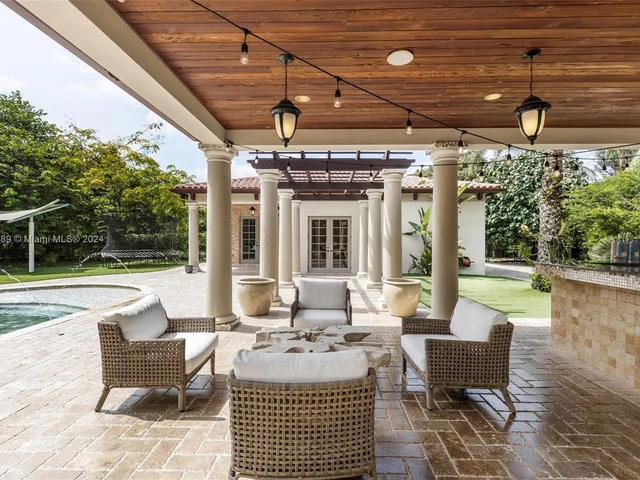 8860 SW 112th St, Miami FL 33176