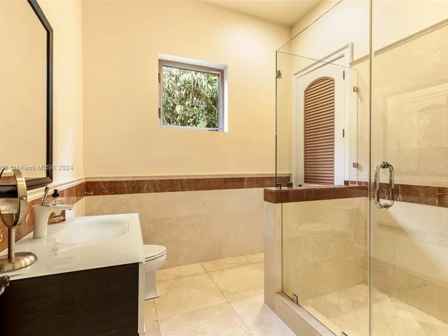 8860 SW 112th St, Miami FL 33176