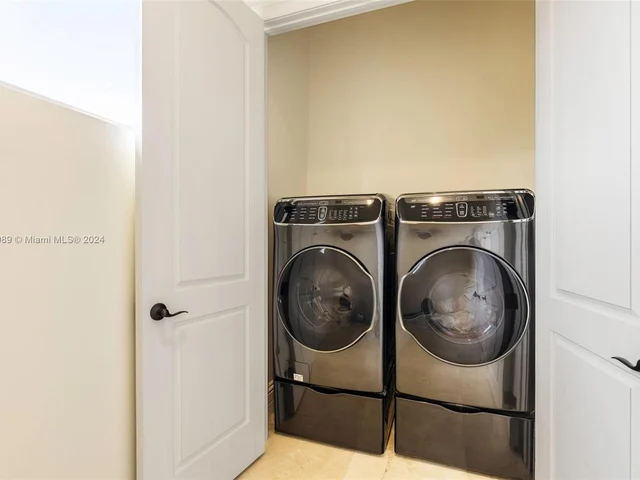 8860 SW 112th St, Miami FL 33176