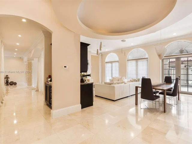 8860 SW 112th St, Miami FL 33176