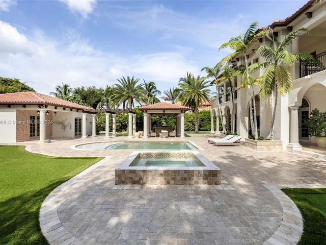 8860 SW 112th St, Miami FL 33176