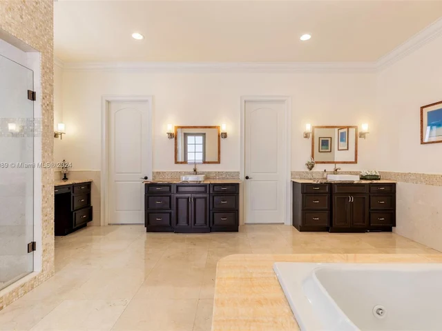 8860 SW 112th St, Miami FL 33176