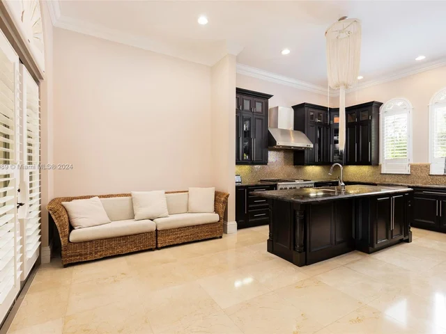 8860 SW 112th St, Miami FL 33176