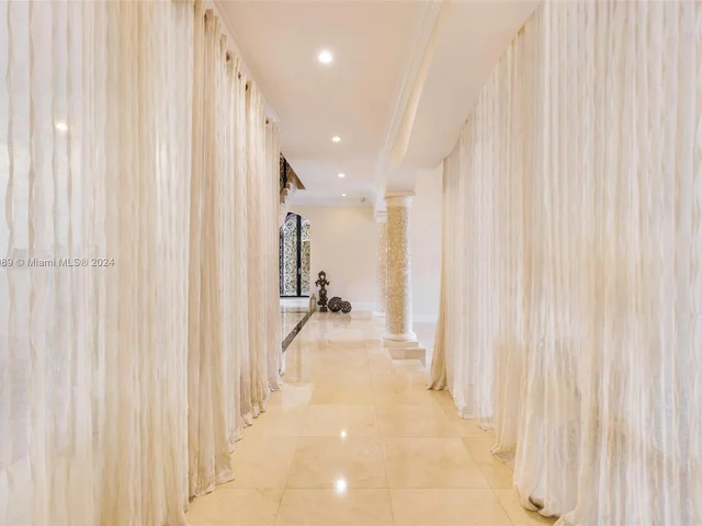 8860 SW 112th St, Miami FL 33176