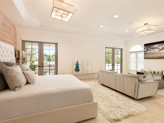 8860 SW 112th St, Miami FL 33176