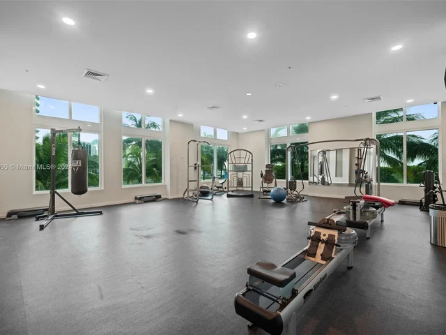 1900 N Bayshore Dr # 1918, Miami FL 33132