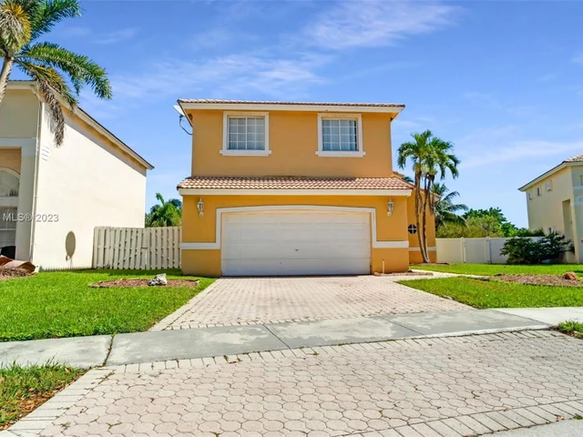 261 SW 192nd Ter, Pembroke Pines FL 33029