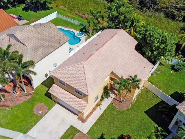 261 SW 192nd Ter, Pembroke Pines FL 33029