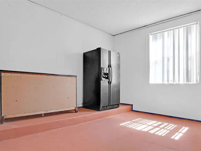 261 SW 192nd Ter, Pembroke Pines FL 33029