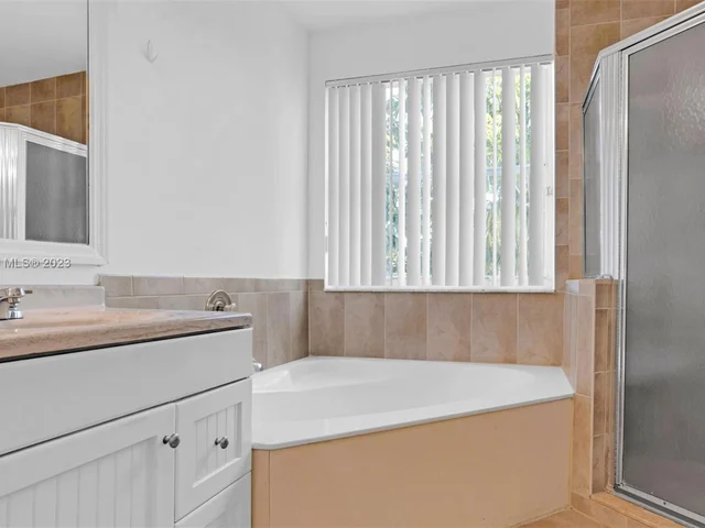 261 SW 192nd Ter, Pembroke Pines FL 33029