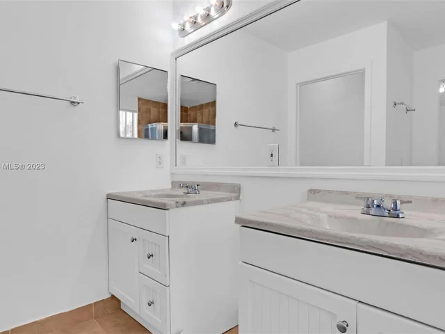 261 SW 192nd Ter, Pembroke Pines FL 33029