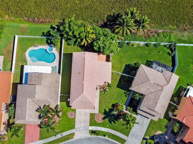 261 SW 192nd Ter, Pembroke Pines FL 33029