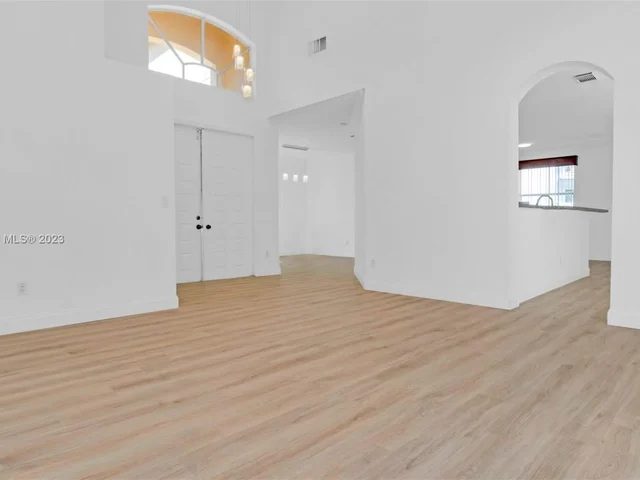 261 SW 192nd Ter, Pembroke Pines FL 33029