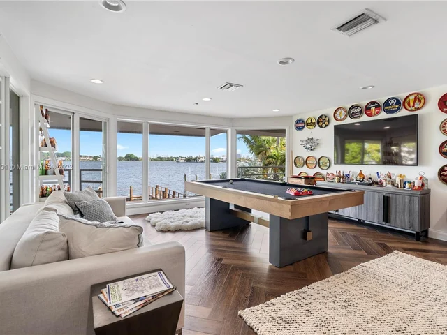 1801 Cleveland Rd, Miami Beach FL 33141