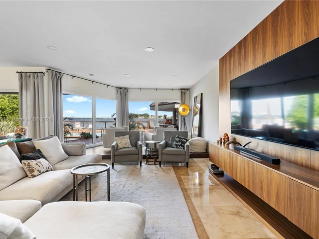 1801 Cleveland Rd, Miami Beach FL 33141