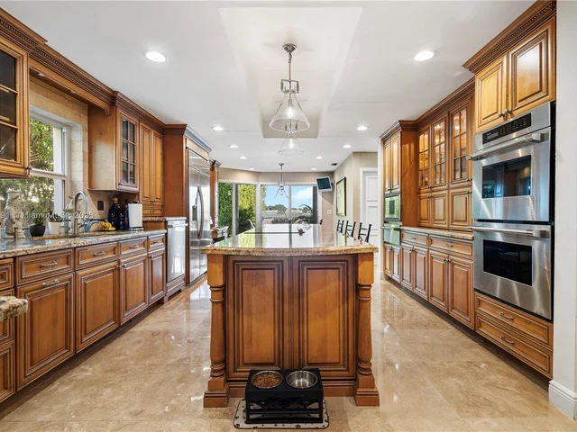 1801 Cleveland Rd, Miami Beach FL 33141