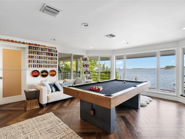 1801 Cleveland Rd, Miami Beach FL 33141