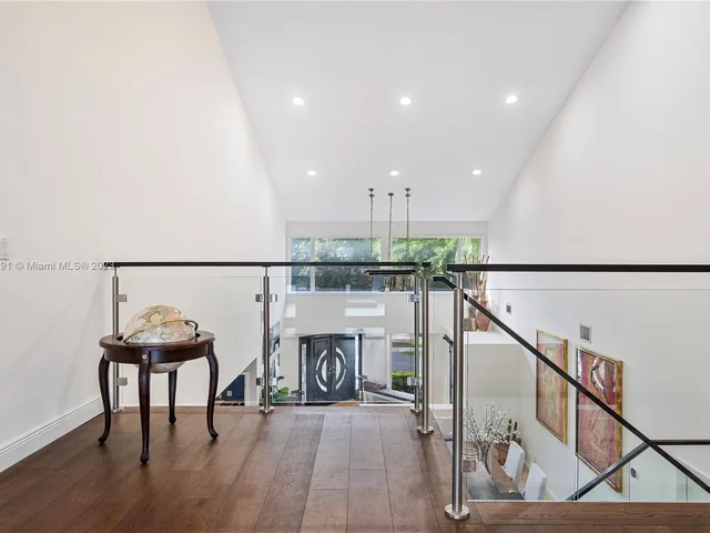 1801 Cleveland Rd, Miami Beach FL 33141