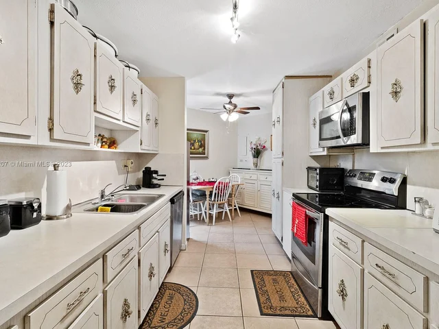 13953 Kendale Lakes Cir # 507B, Miami FL 33183