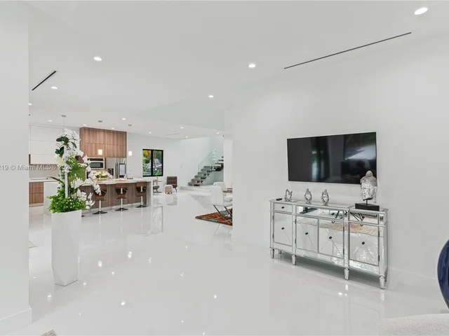 1401 SW 5th Ct, Fort Lauderdale FL 33312