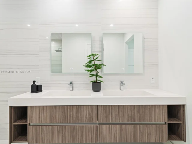 1401 SW 5th Ct, Fort Lauderdale FL 33312