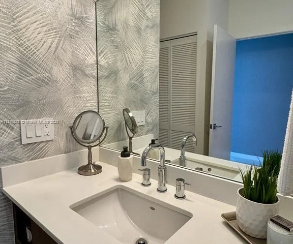 7875 NW 107th Ave # 812, Doral FL 33178