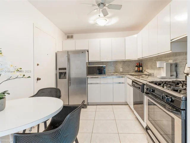 2030 S Ocean Dr, Hallandale Beach FL 33009