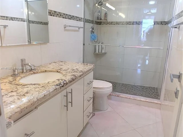 1985 S Ocean Dr, Hallandale Beach FL 33009