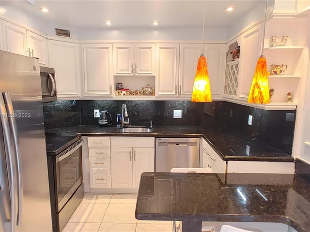 1985 S Ocean Dr, Hallandale Beach FL 33009