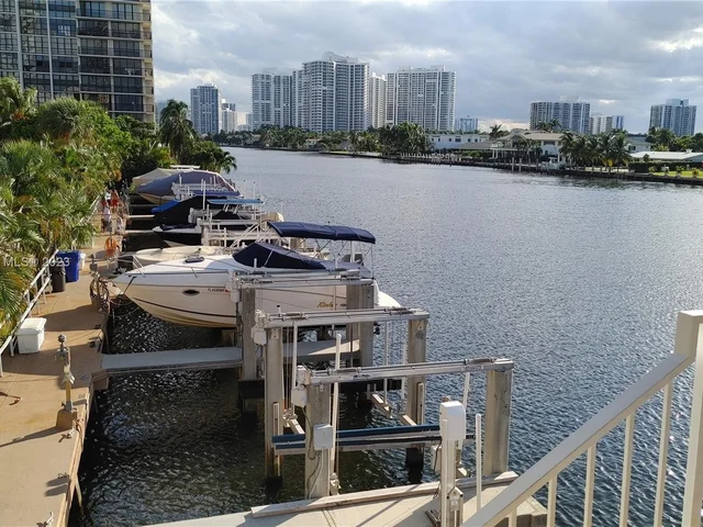 1985 S Ocean Dr, Hallandale Beach FL 33009