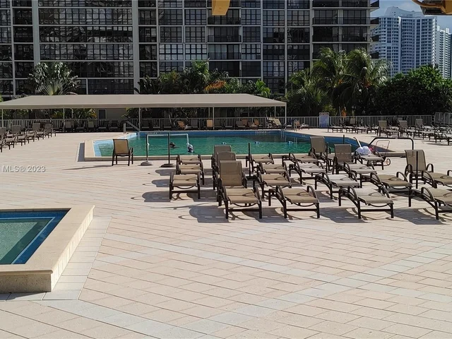 1985 S Ocean Dr, Hallandale Beach FL 33009