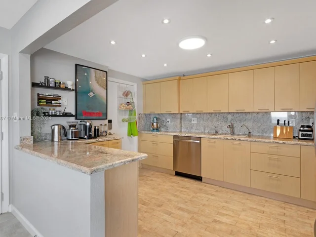 1701 S Ocean Dr # 903, Hollywood FL 33019