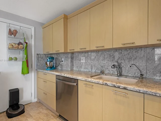 1701 S Ocean Dr # 903, Hollywood FL 33019