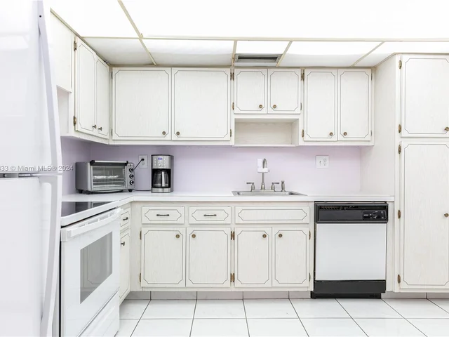 1600 S Ocean Dr # 10J, Hollywood FL 33019