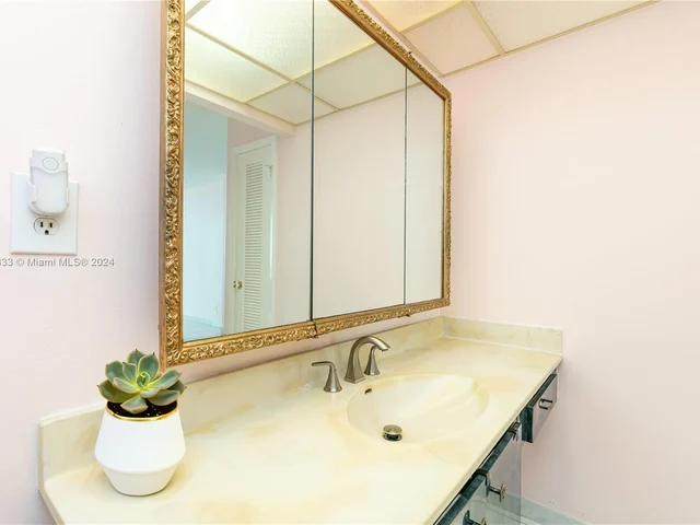 1600 S Ocean Dr # 10J, Hollywood FL 33019