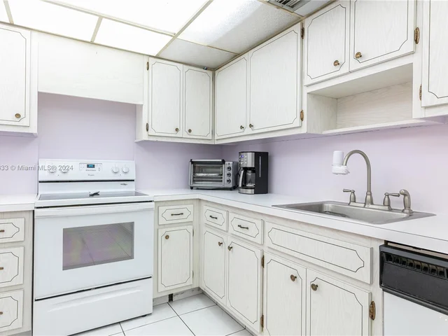 1600 S Ocean Dr # 10J, Hollywood FL 33019