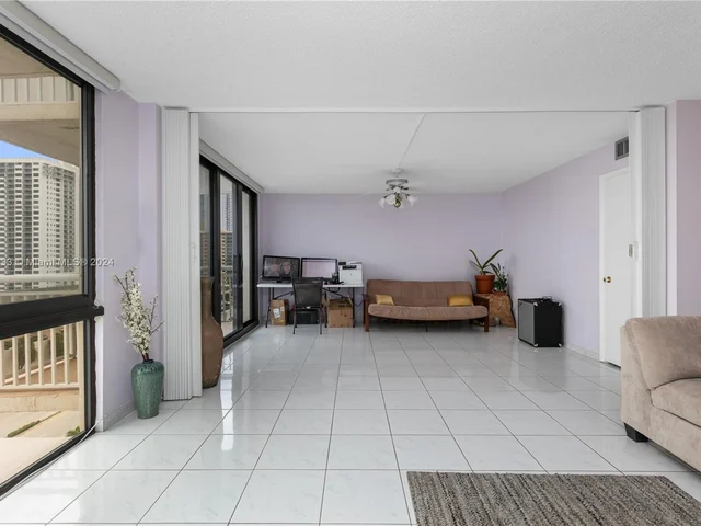 1600 S Ocean Dr # 10J, Hollywood FL 33019