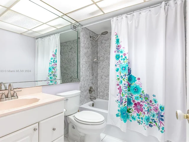 1600 S Ocean Dr # 10J, Hollywood FL 33019