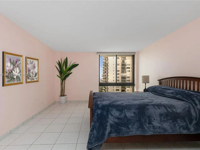 1600 S Ocean Dr # 10J, Hollywood FL 33019