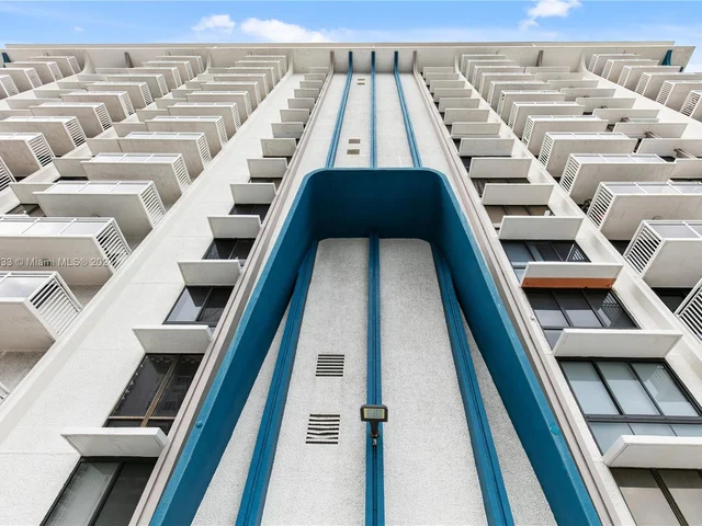 1600 S Ocean Dr # 10J, Hollywood FL 33019