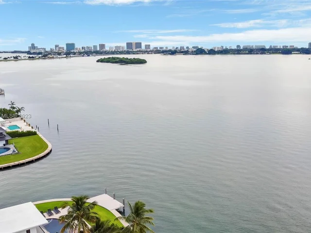 1805 NE 117th Rd, North Miami FL 33181